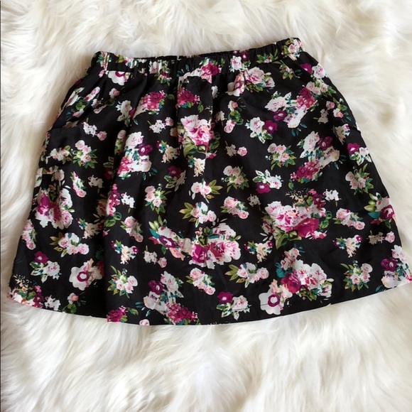 Urban outfitters floral print skirt - Picture 1 of 3